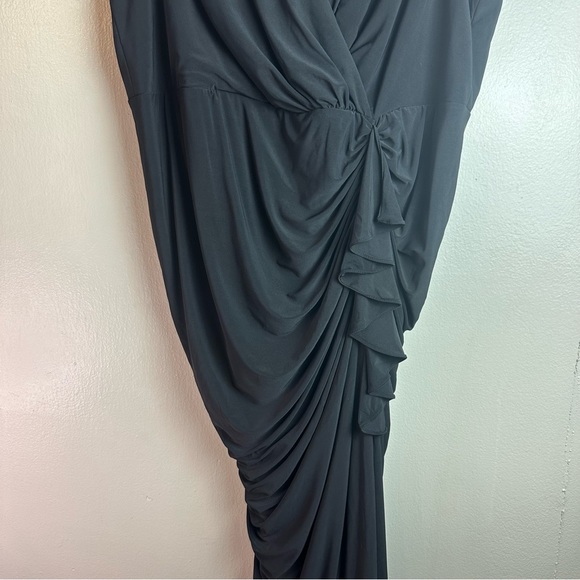 Betsy Adam Black V-Neck Ruched Ruffle Column Gown Sz 22 - Picture 3 of 9